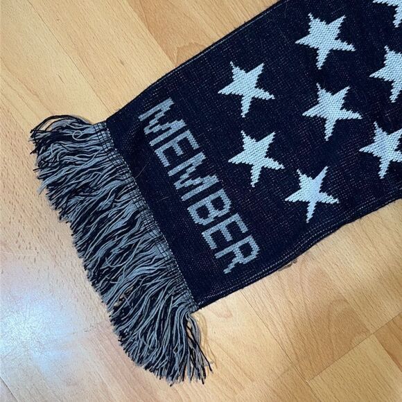 Ruffneck Scarves The United States of America Stars with Tassel Ends Scarf - Picture 4 of 6
